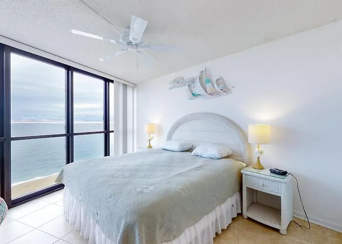 Holiday home Affordable & Convenient Beachfront With Balcony Pools & Gym *