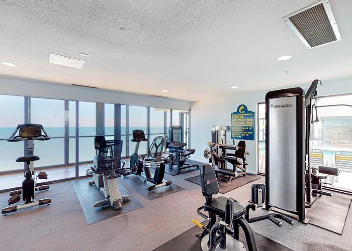 Holiday home Affordable & Convenient Beachfront With Balcony Pools & Gym