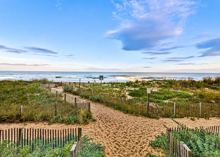Affordable & Convenient Beachfront With Balcony Pools & Gym Holiday home Ocean City